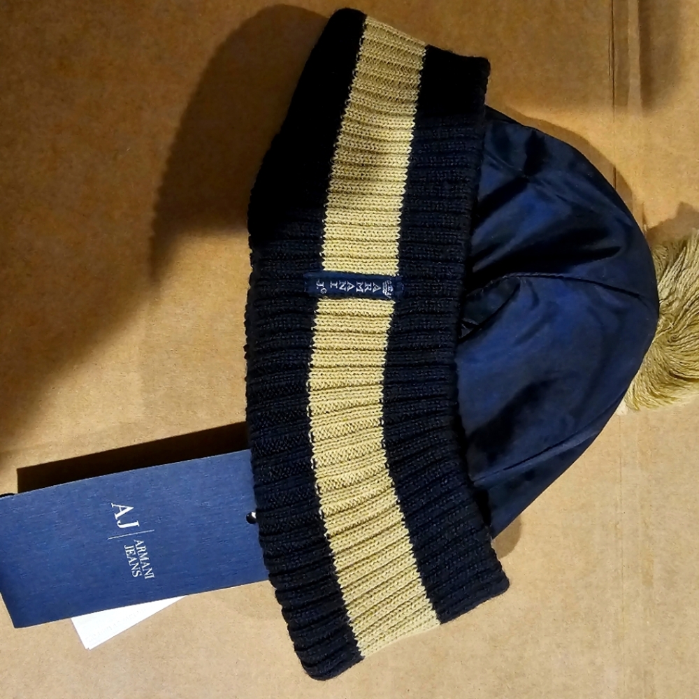 Armani Bennie winter hat